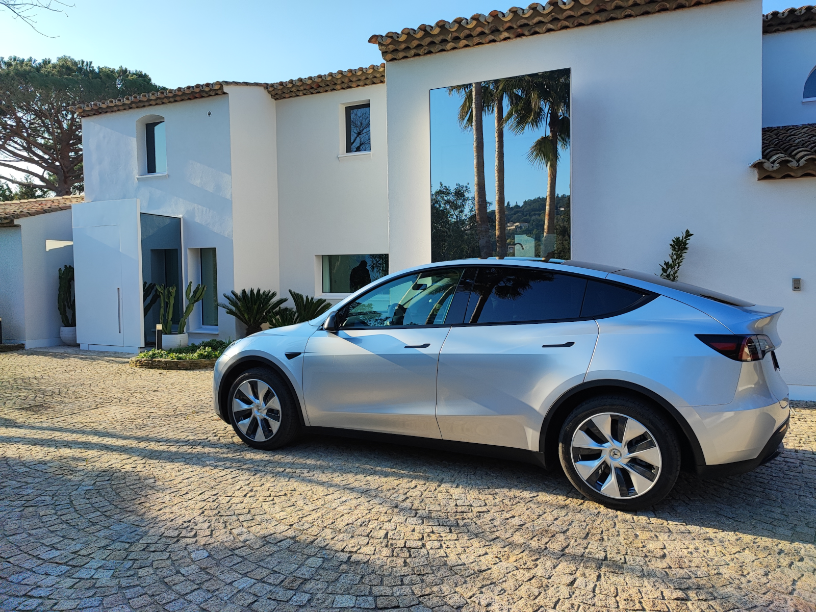 VTC, Taxi, Tesla, airport transfer, Saint-Tropez, TESLA